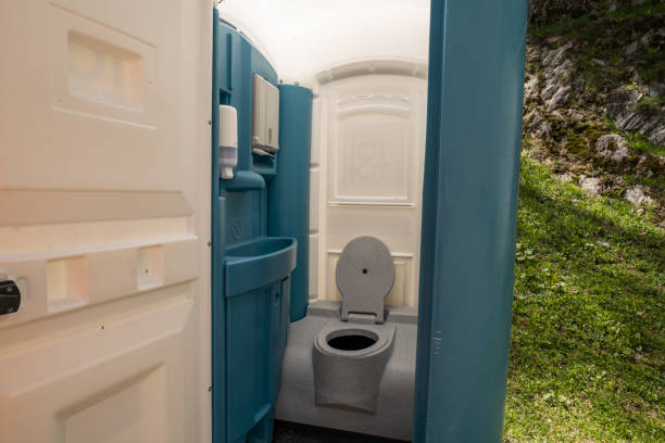 Best Temporary restroom rental  in Longview, WA